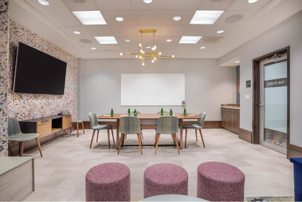 Crowne Plaza Shenandoah - The Woodlands Hotel Bagian luar foto